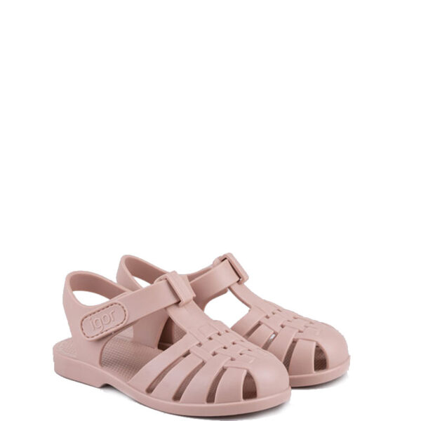 Cangrejeras de las marca Igor modelo Clásica velcro en color nude. Cangrejeras de pvc reciclado de alta calidad y libre de ftalatos. Flexibles y no resbalan. Cierre con velcro muy adherente.